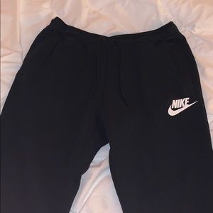 women’s black nike fleece sweatpants